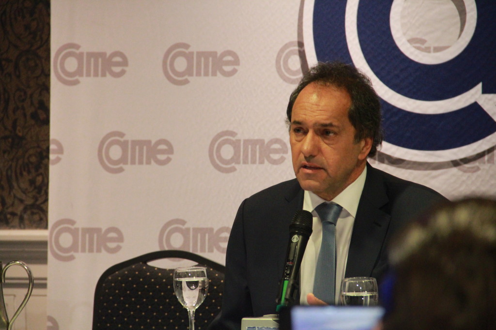 Daniel Scioli, pro-government candidate